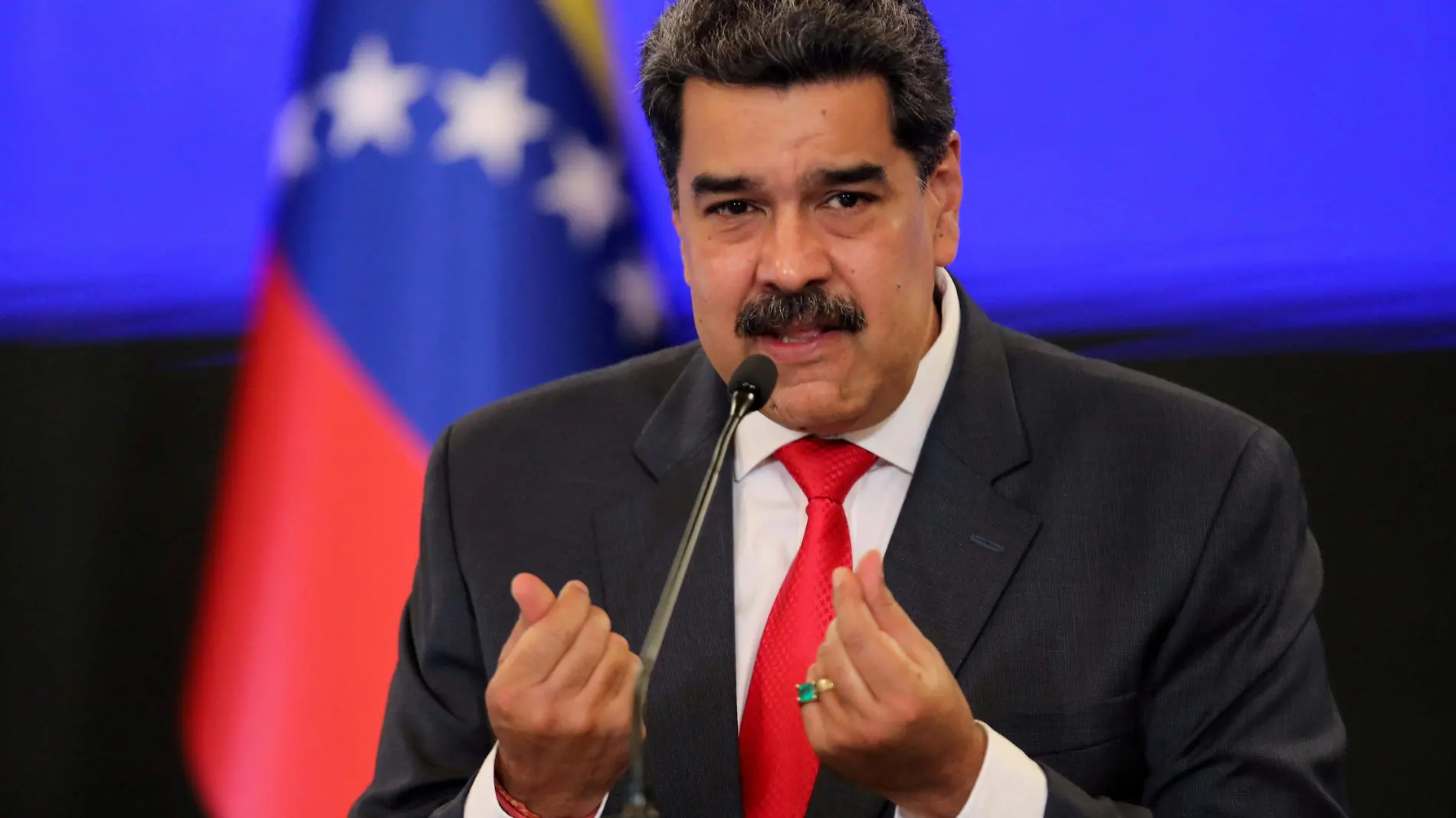 maduro petroleo por vacunas REUTERS